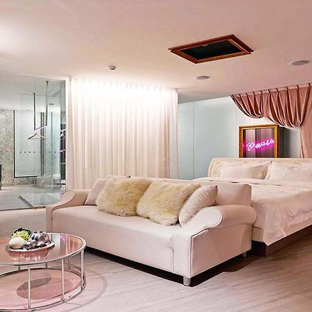 All-Ur Boutique Motel-Hsin Chu Branch Сіньчжу Екстер'єр фото